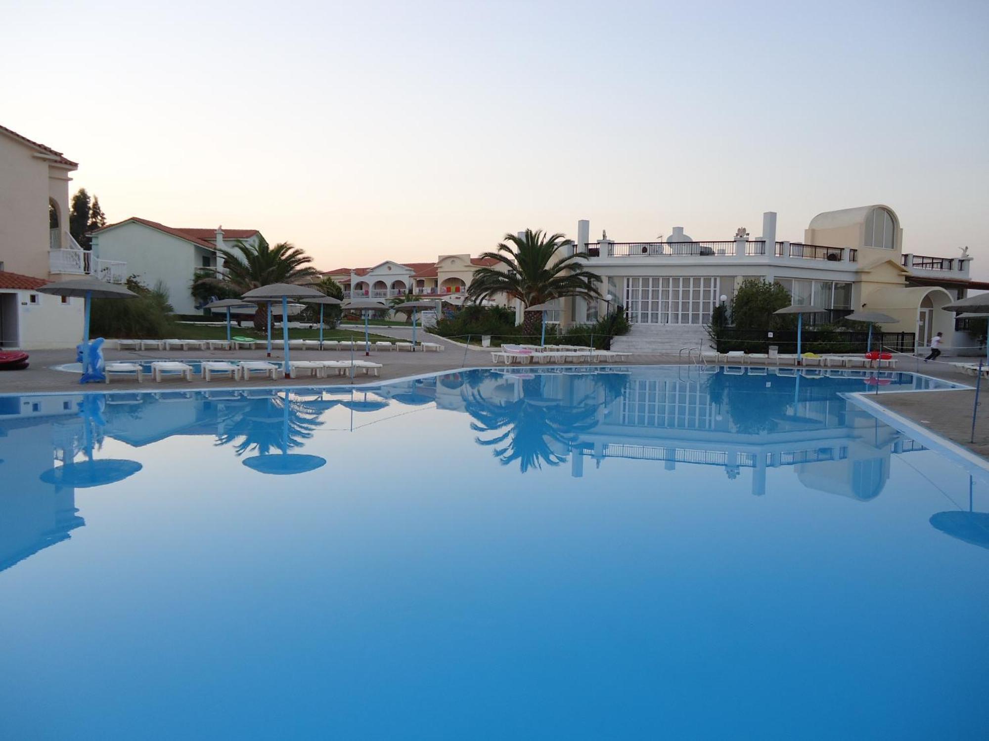 Corfu Sea Gardens Hotel Kavos Exterior photo